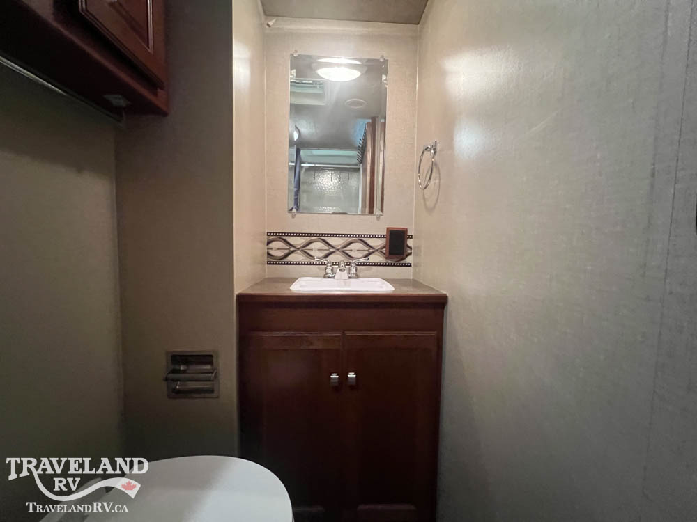 2014 Winnebago Vista 31KE - Image 17