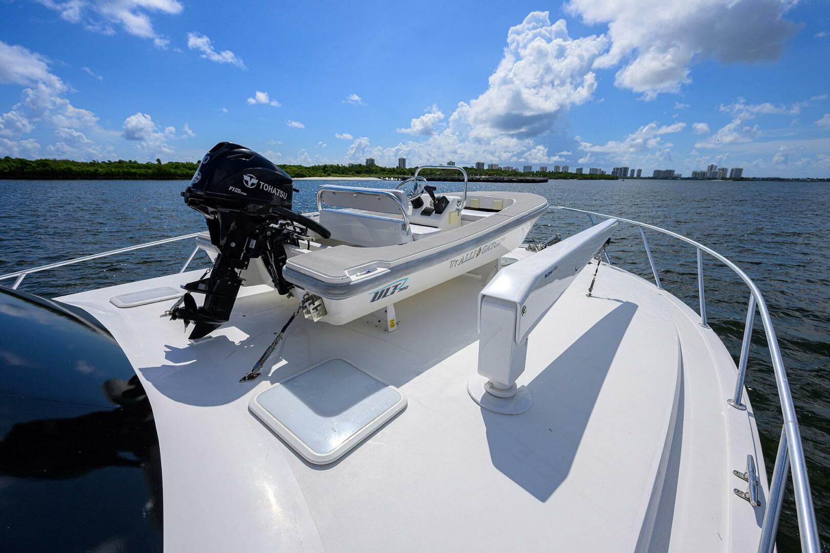 2000 Viking 50 Convertible - Image 31