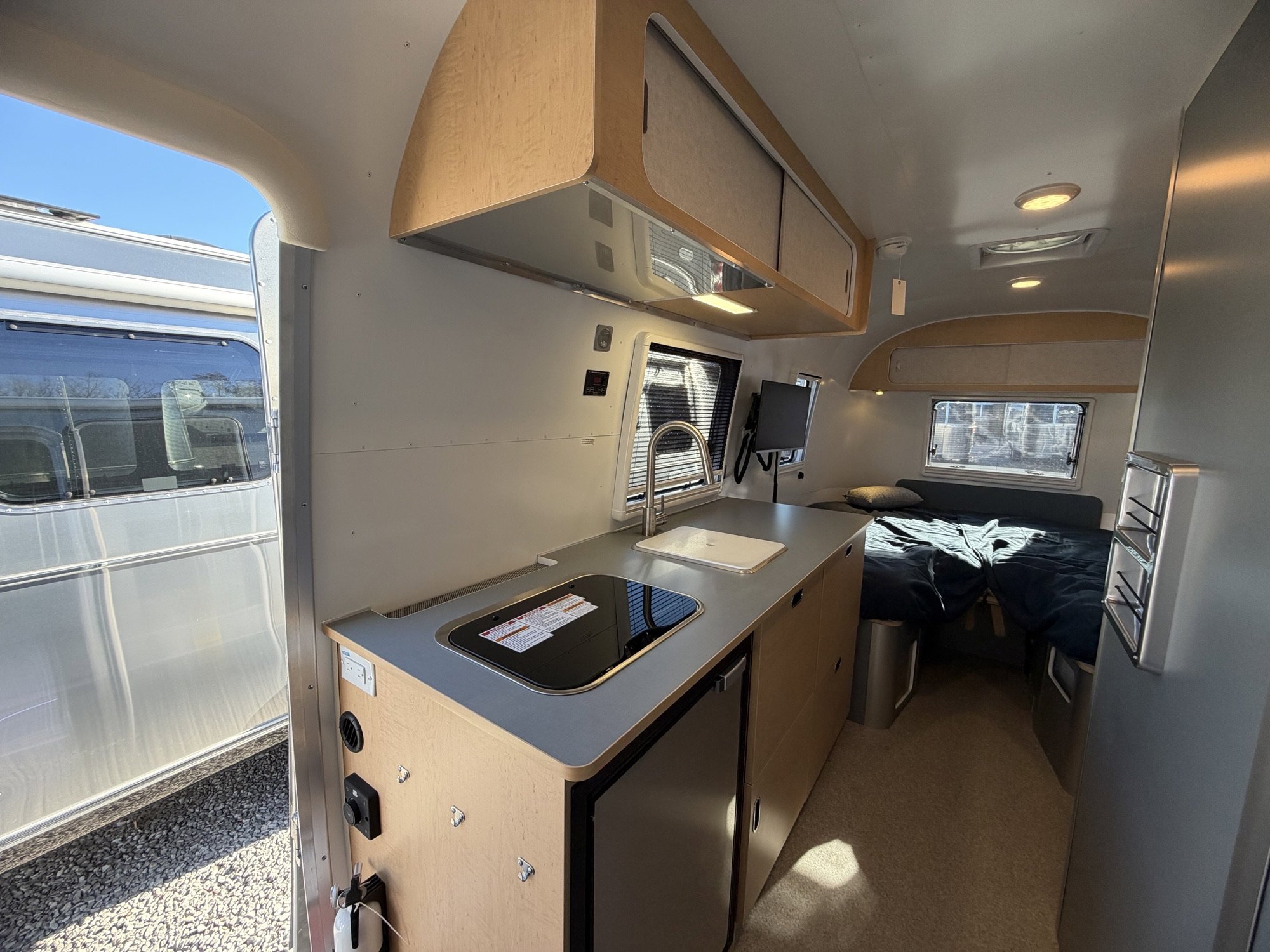 2026 AIRSTREAM WORLD TRAVELERUSA 22RB - Image 29