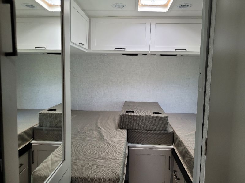 2026 Thor Motor Coach Four Winds 25Z - Image 18