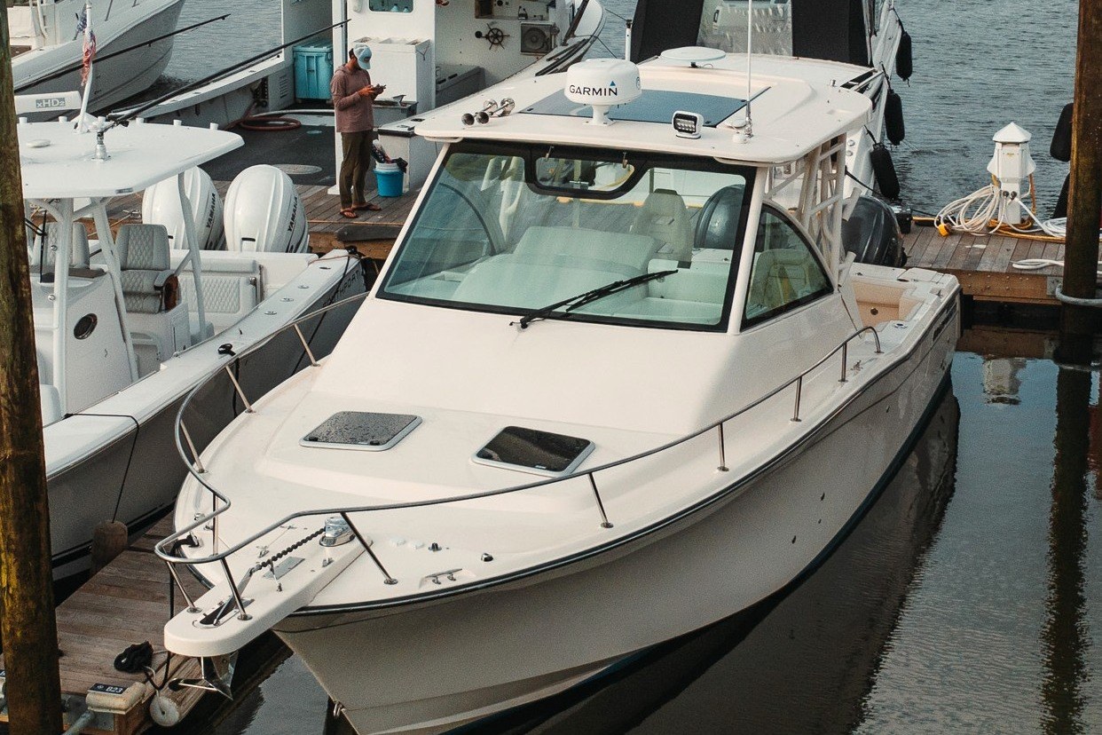 2020 Grady-White Express 330 - Image 3