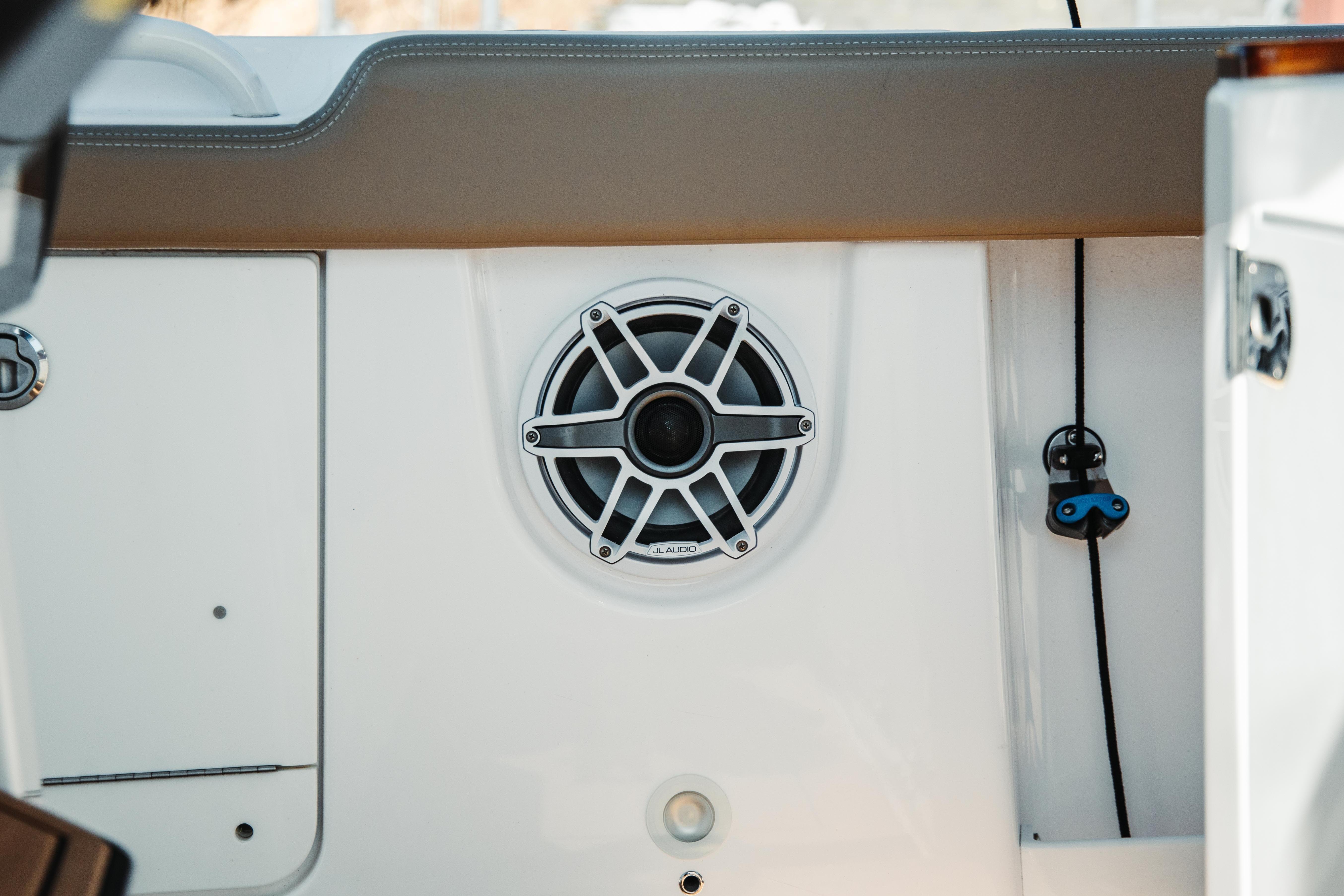 2024 Everglades 315 Center Console Standard - Image 86