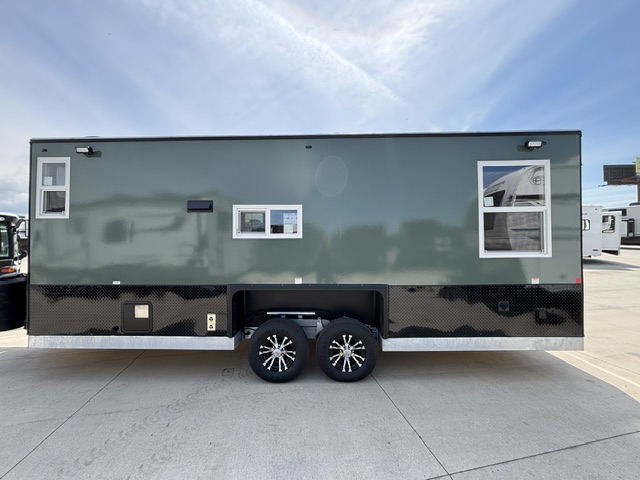 2027 ICE CASTLE RV EXTREME III 8X21 - Image 5