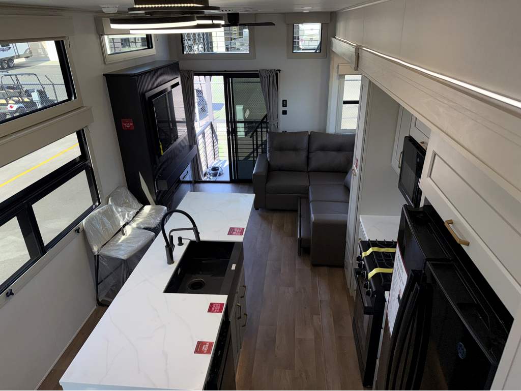 2026 GRAND DESIGN FOUNDATION 42GD - Image 18