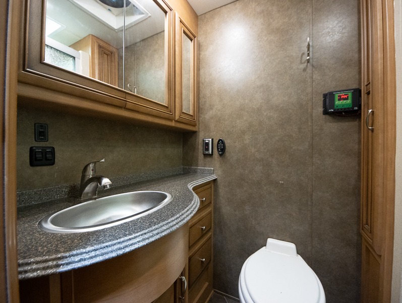 2015 Newmar Ventana 3436 - Image 23