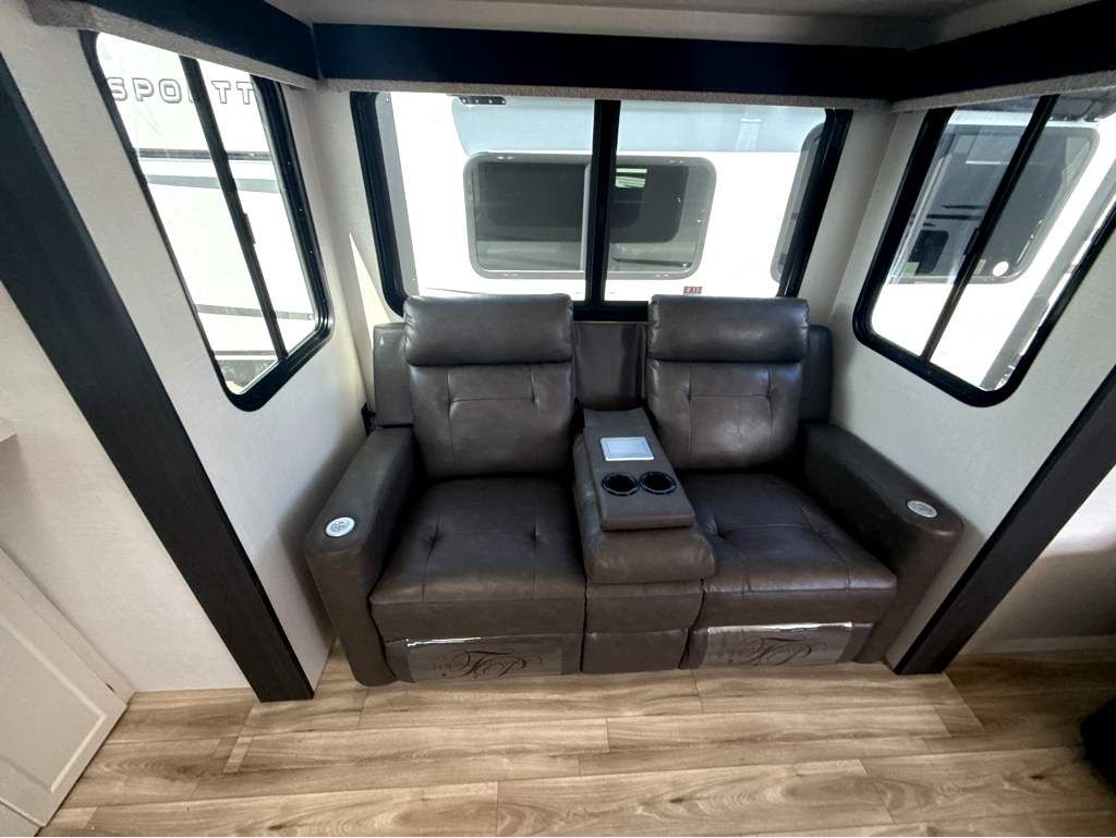 2027 VENTURE RV SPORTTREK 336VRK - Image 16