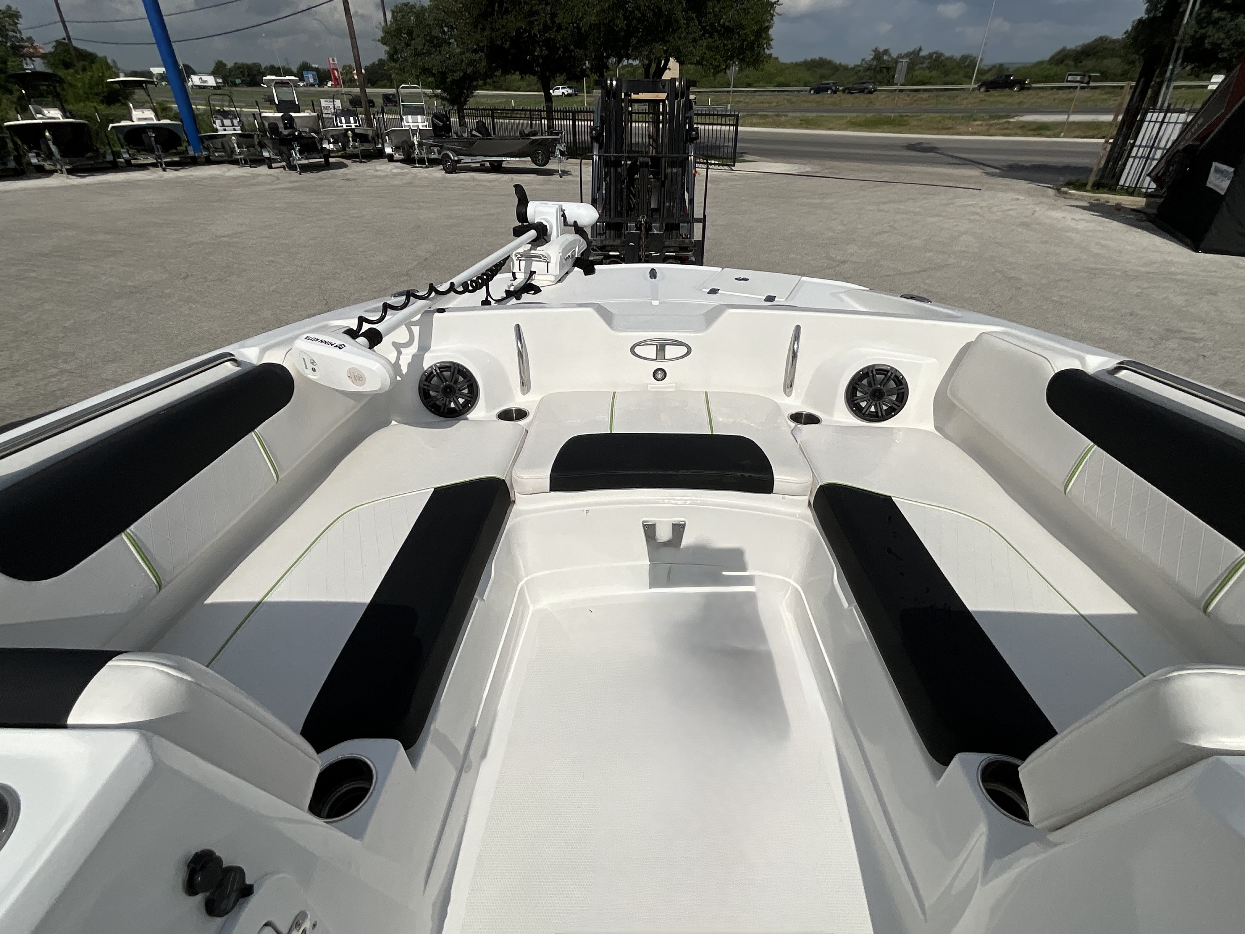 2023 TRACKER 2023 2150FS - Image 11