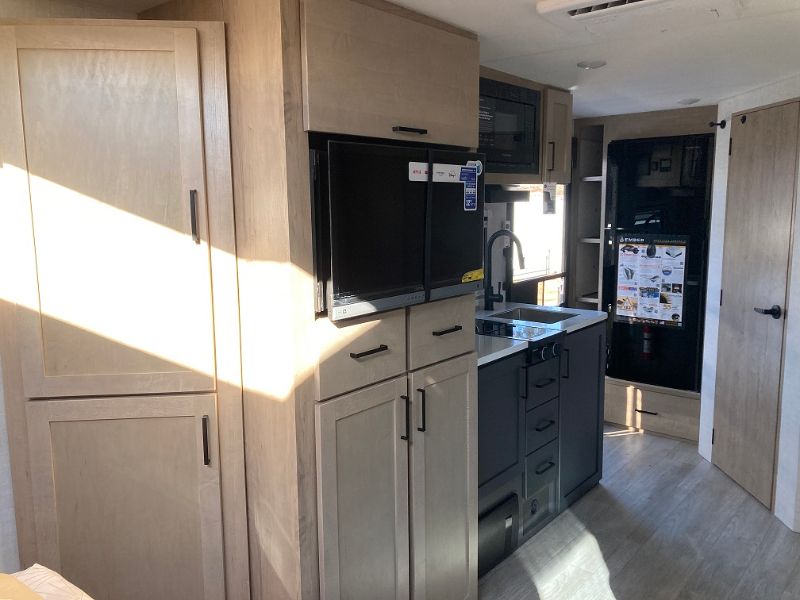 2026 Ember RV Overland Series 201FBQ - Image 7