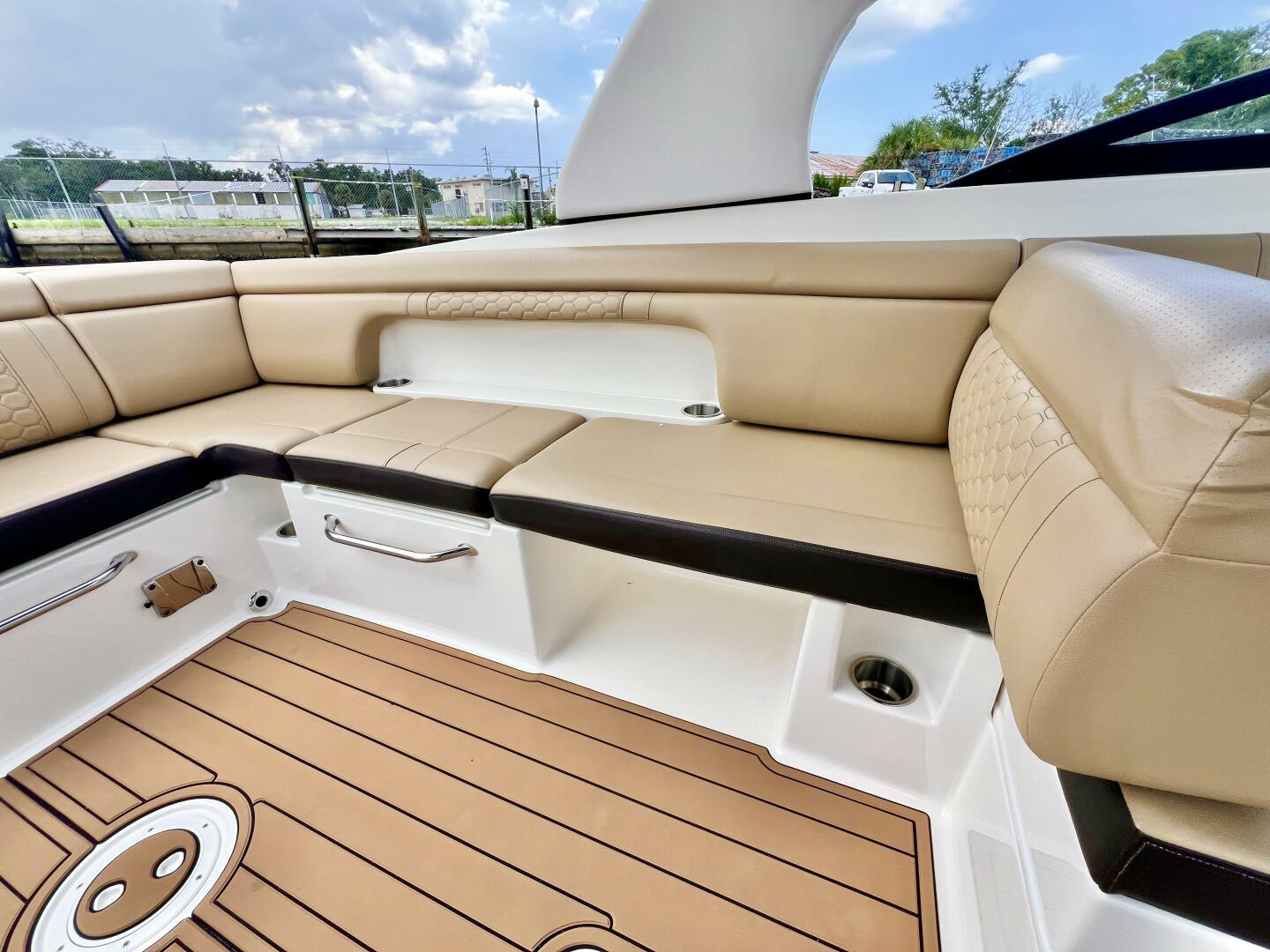 2019 Sea Ray SDX 290 OB - Image 25