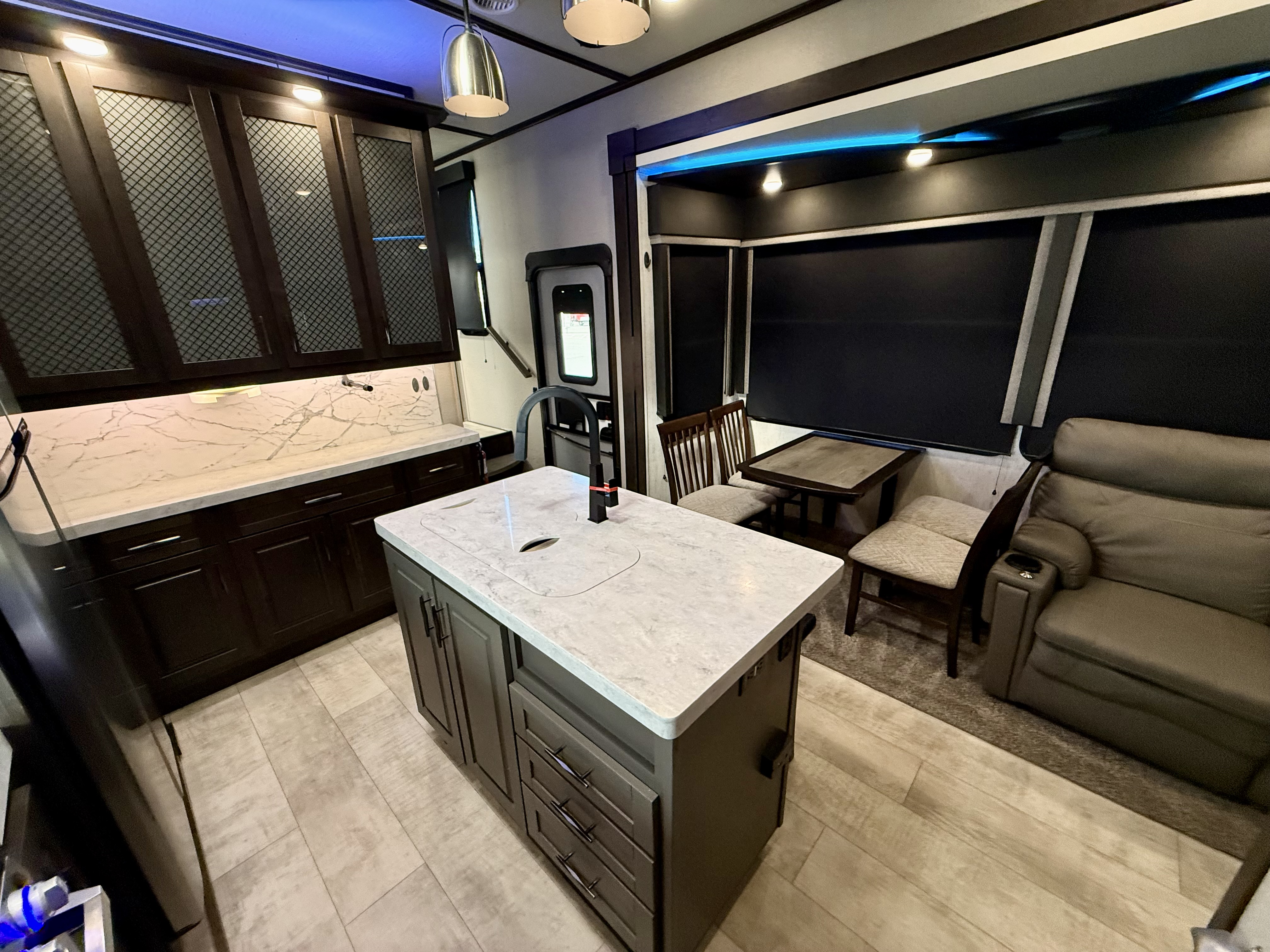 2020 Grand Design Momentum 397TH - Image 9