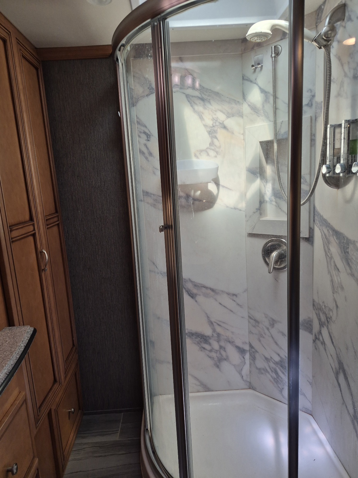 2015 Newmar Ventana 3636 - Image 21