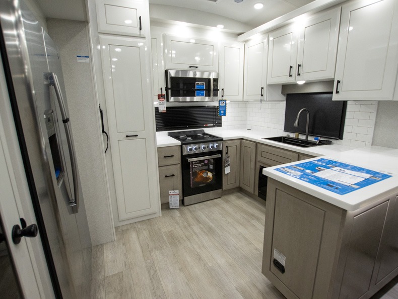 2026 Jayco Pinnacle 38FBRK - Image 10