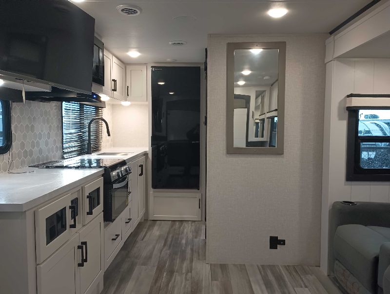 2025 Jayco Jay Feather 19MRK - Image 4