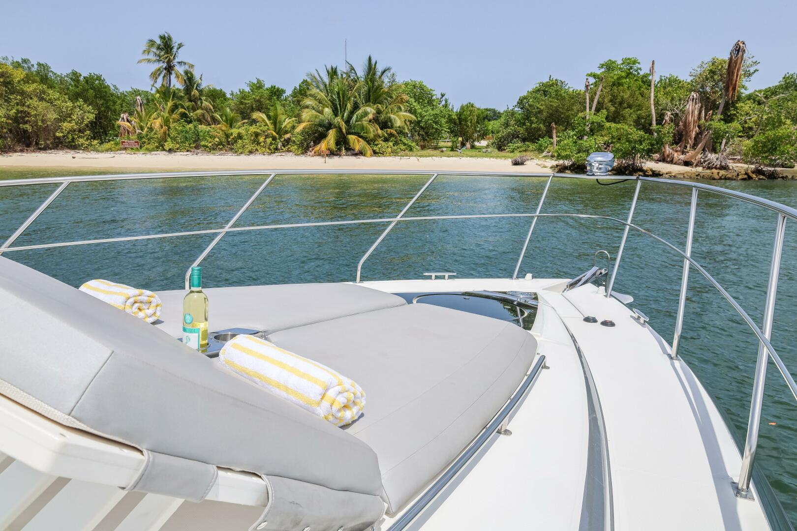 2014 Cruisers Yachts 45 Cantius - Image 39