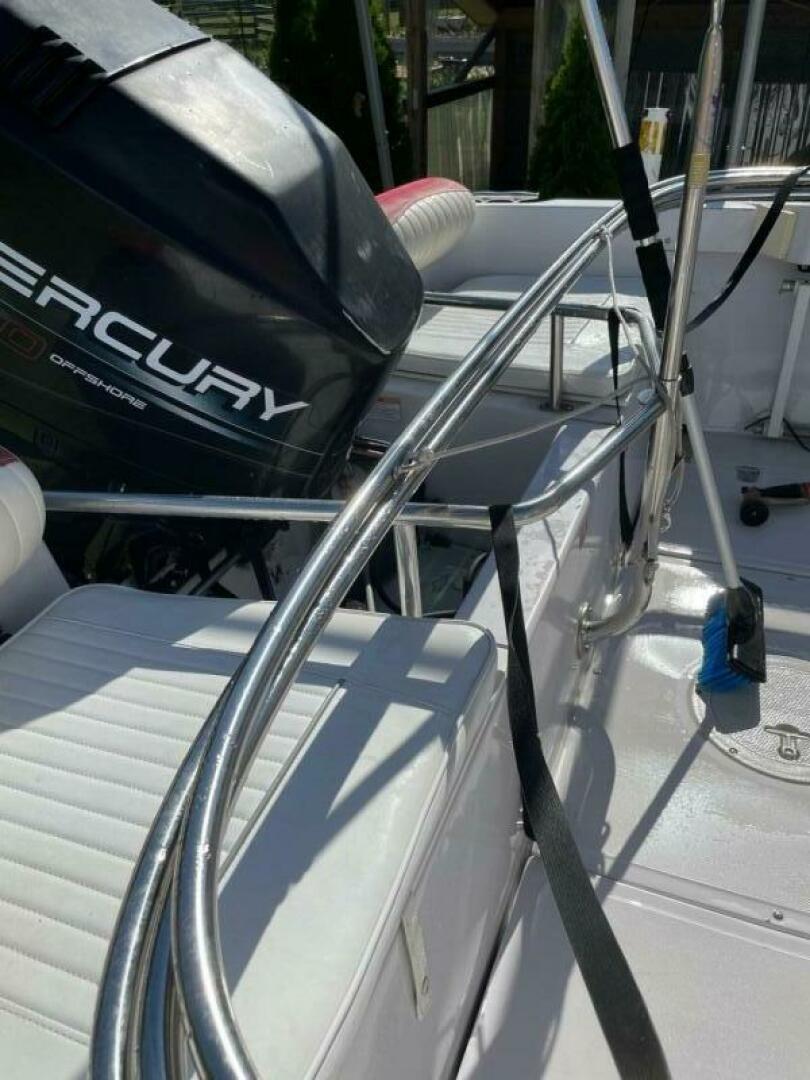 1997 Boston Whaler - Image 9