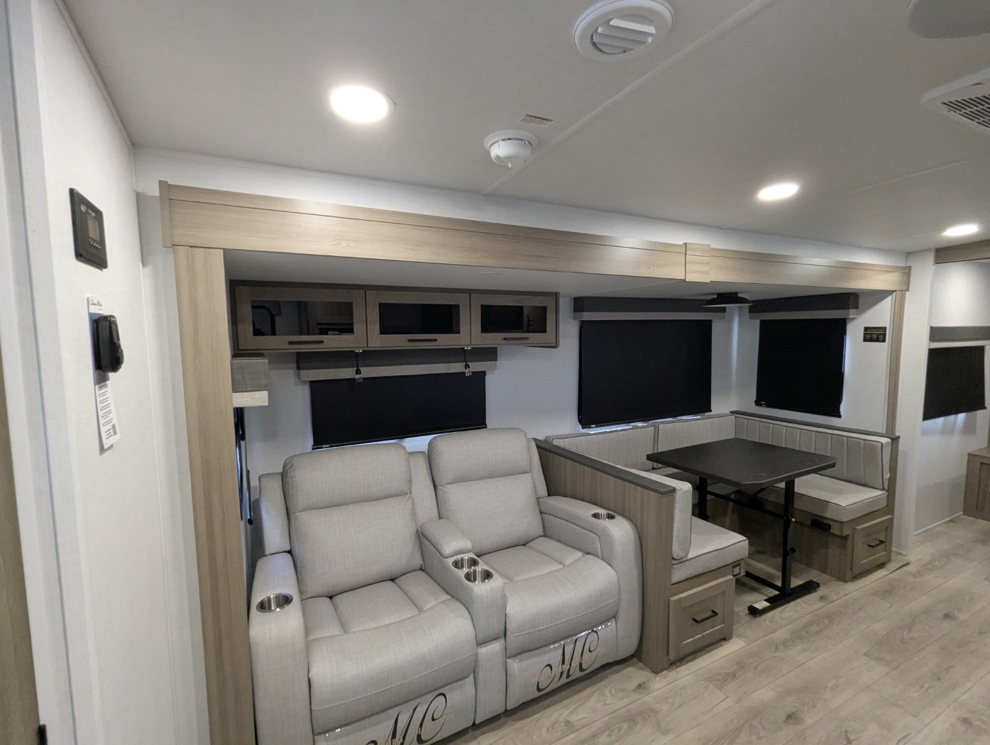 2027 Forest River Rockwood Ultra Lite 2706BH - Image 9