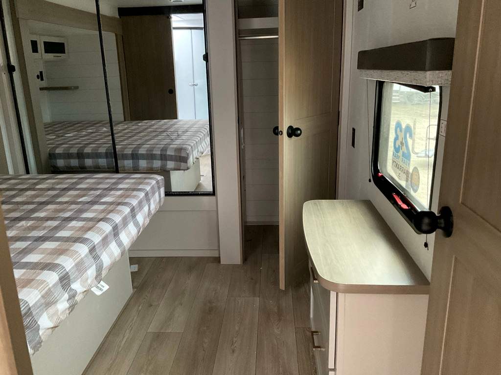 2027 JAYCO Jay Flight 334RTS - Image 20