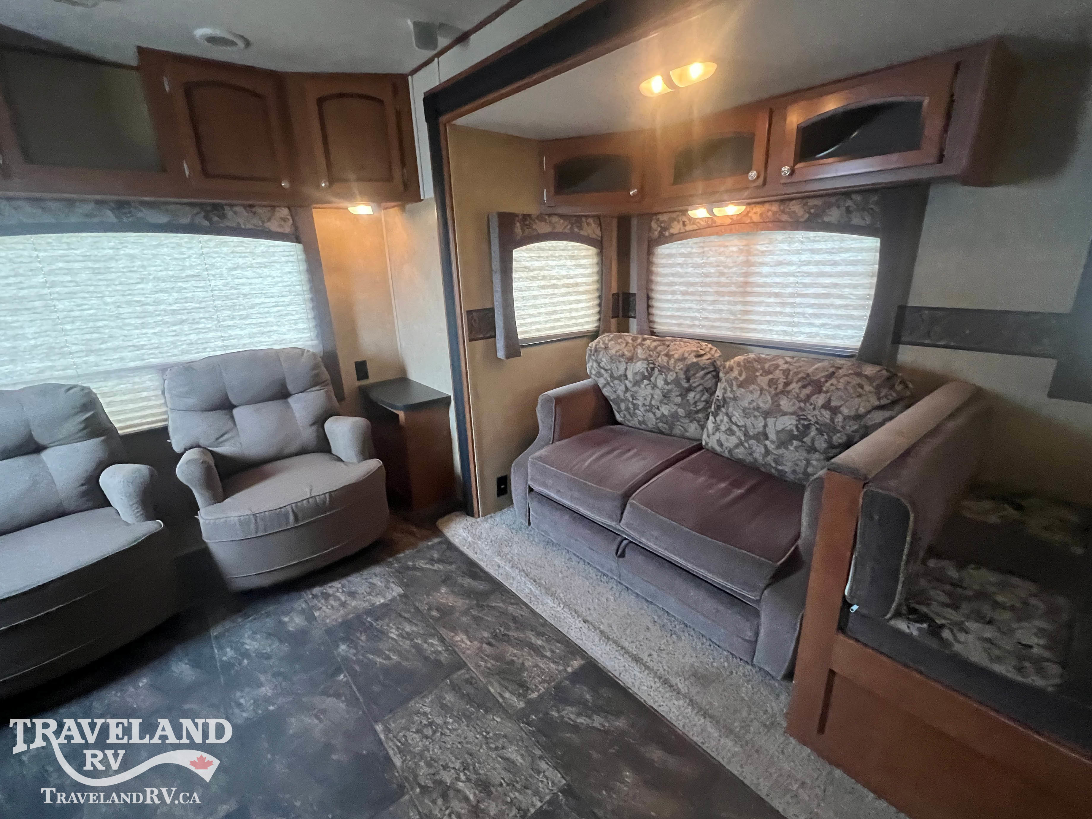 2013 COACHMEN SHASTA REVERE 27RLSS - Image 11
