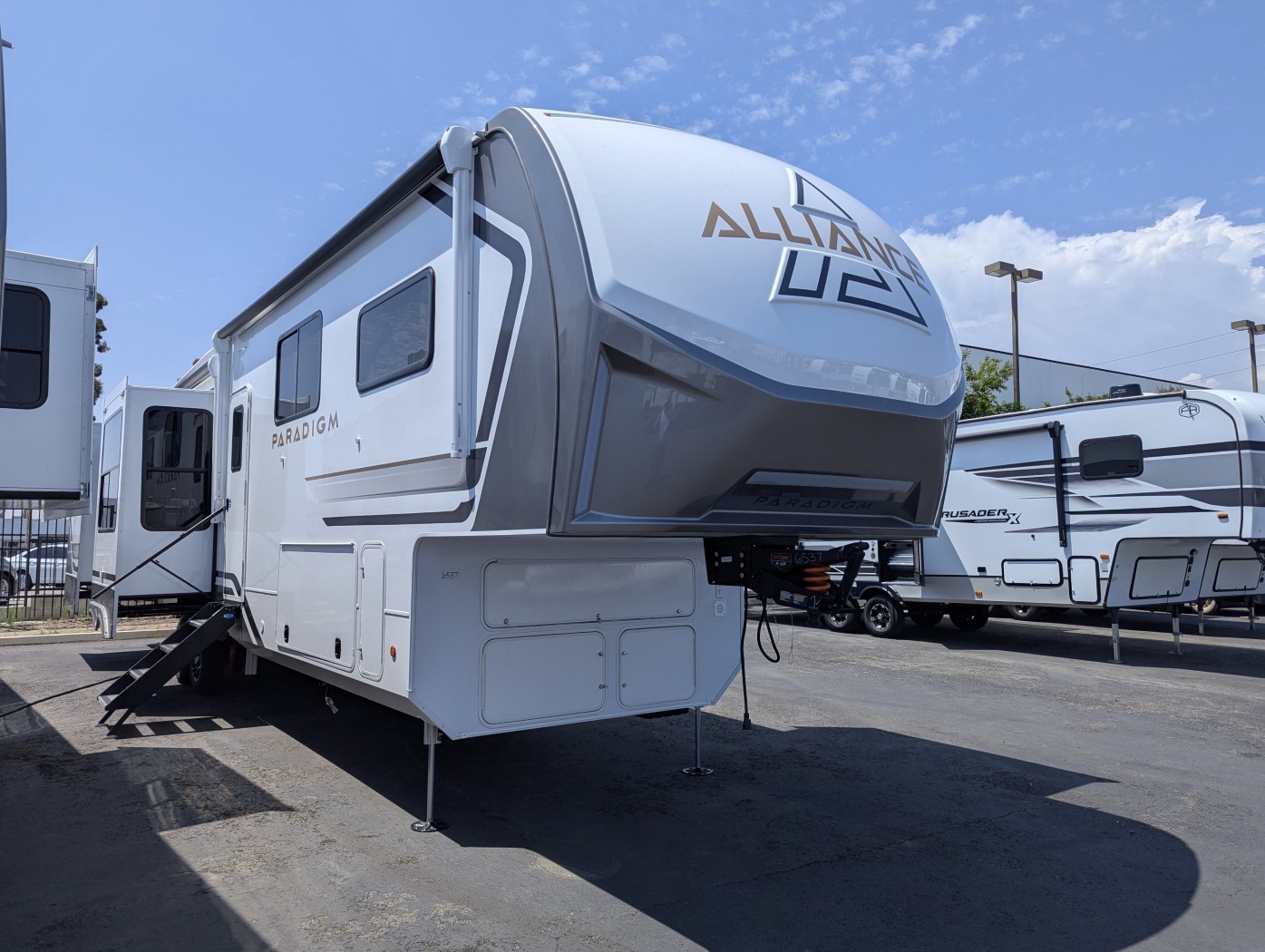 2025 Alliance RV Paradigm 375RD - Image 1