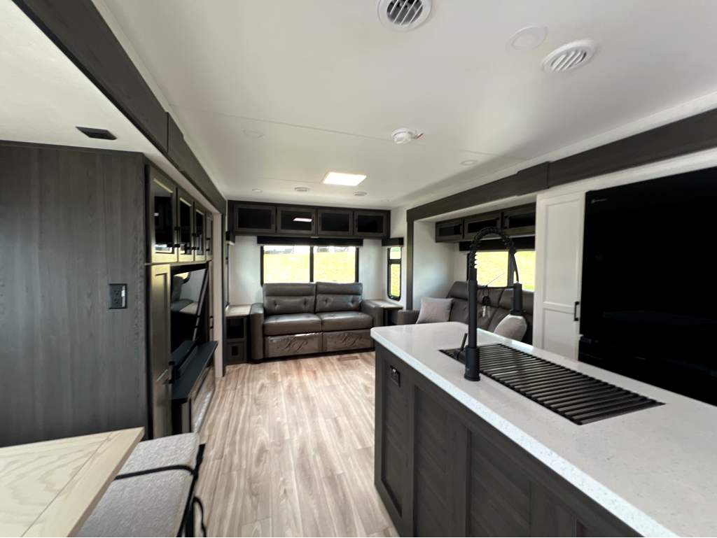 2026 VENTURE RV SPORTTREK 343VIK - Image 6
