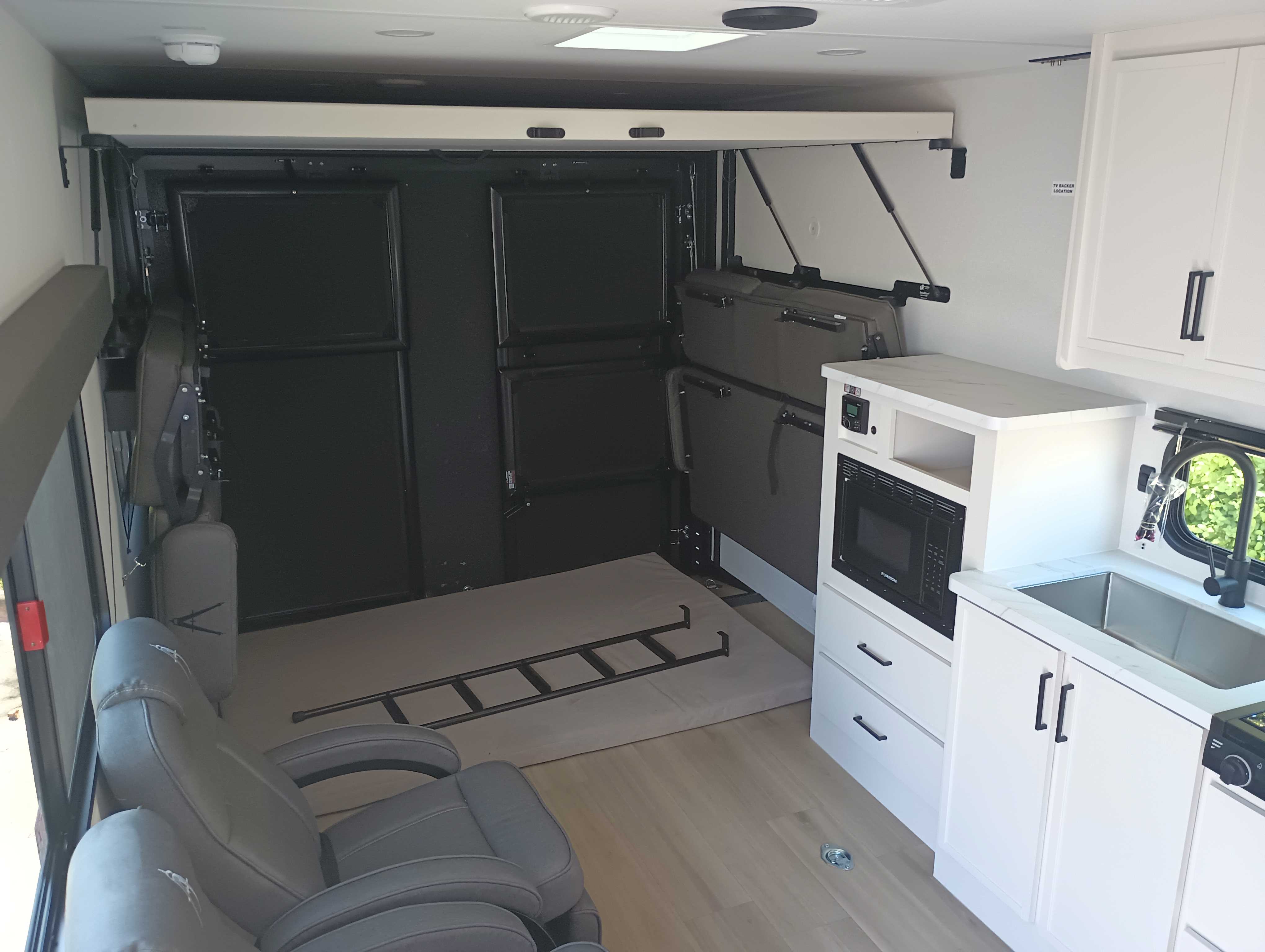2026 Grand Design Momentum MAV 27MAV - Image 20