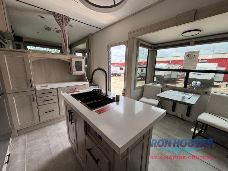 2025 GRAND DESIGN 380FL - Image 5