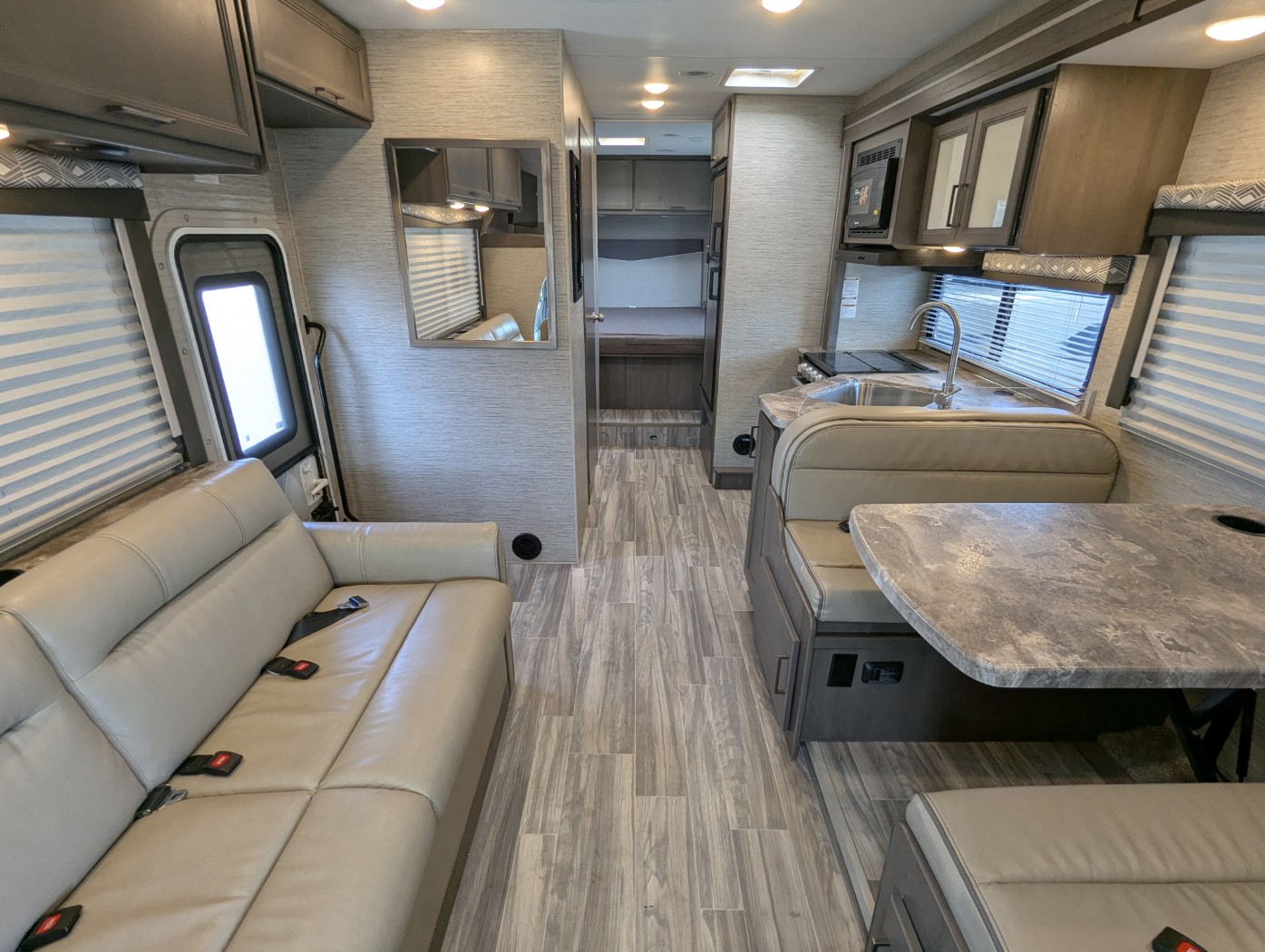 2024 Thor Motor Coach Four Winds 28Z - Image 8