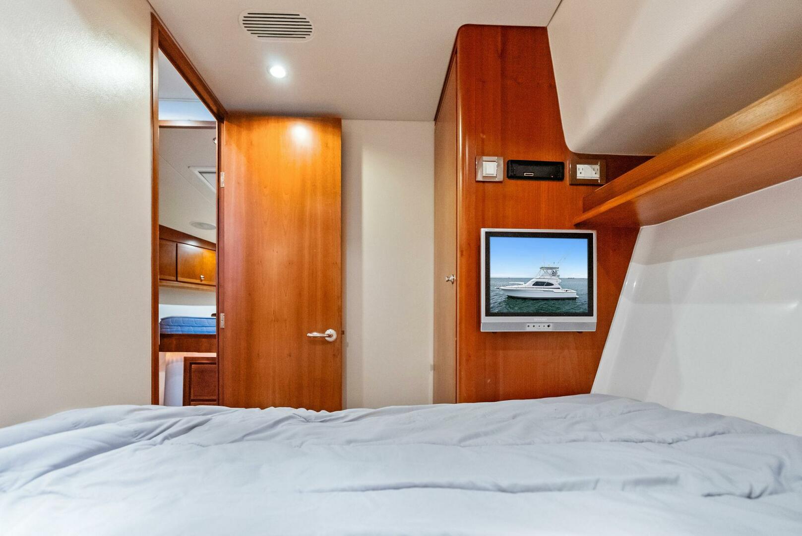 2006 BERTRAM Convertible Base - Image 43