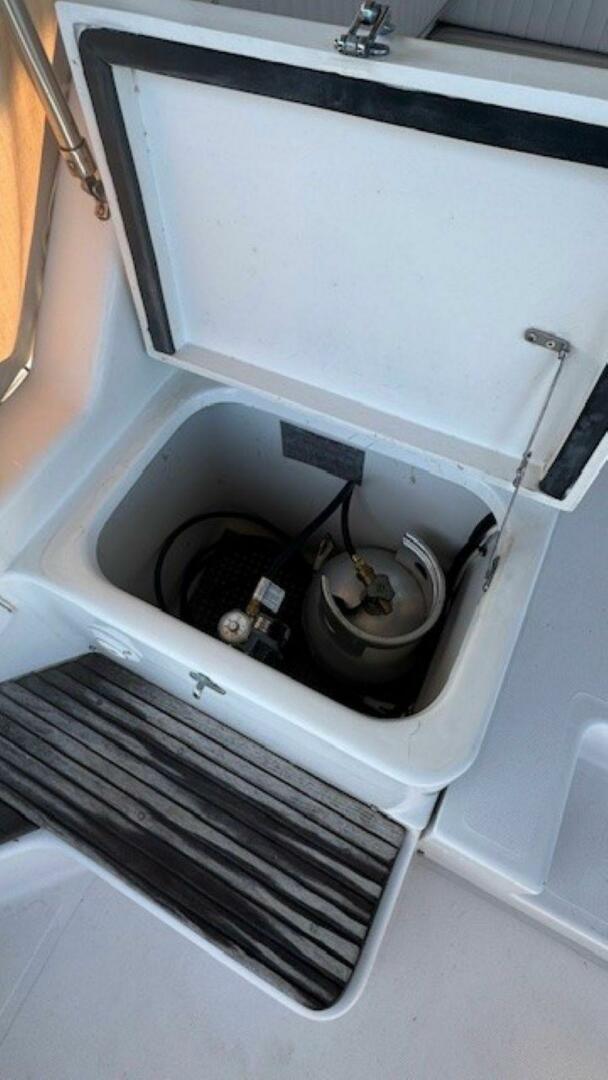 2000 Mainship 34 Pilot - Image 21