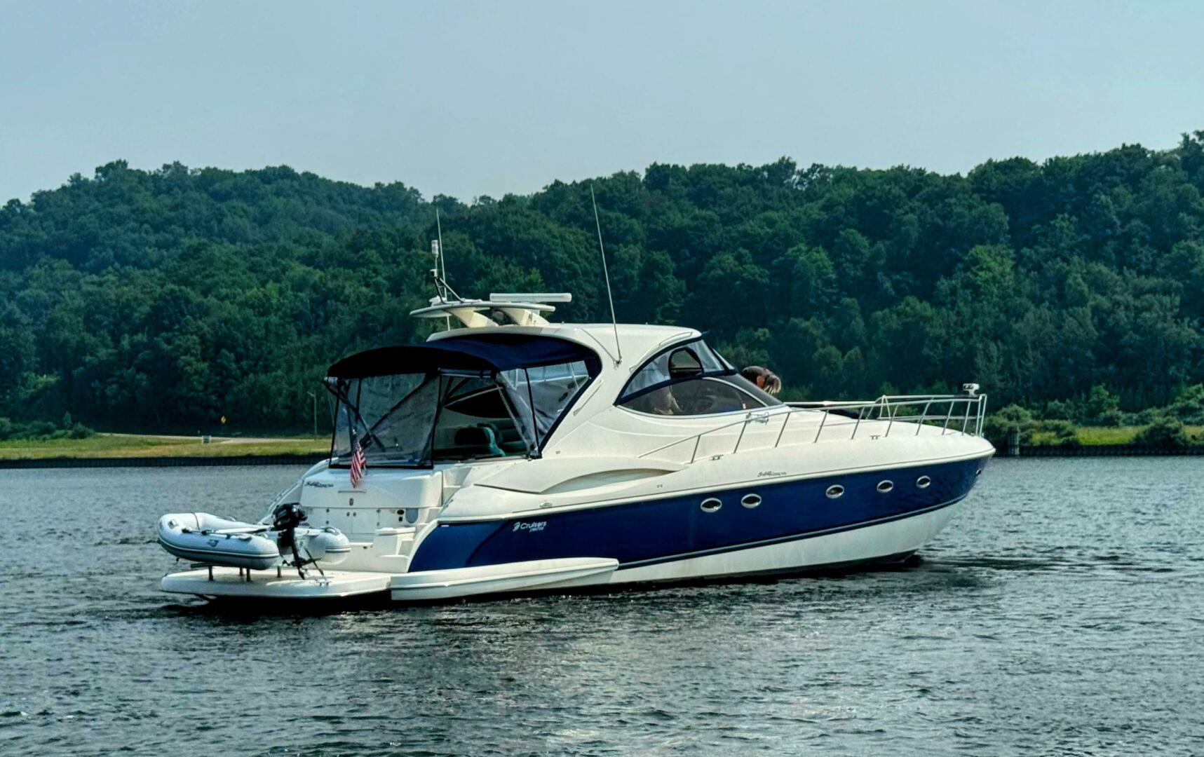2005 Cruisers Yachts 540 Express - Image 7