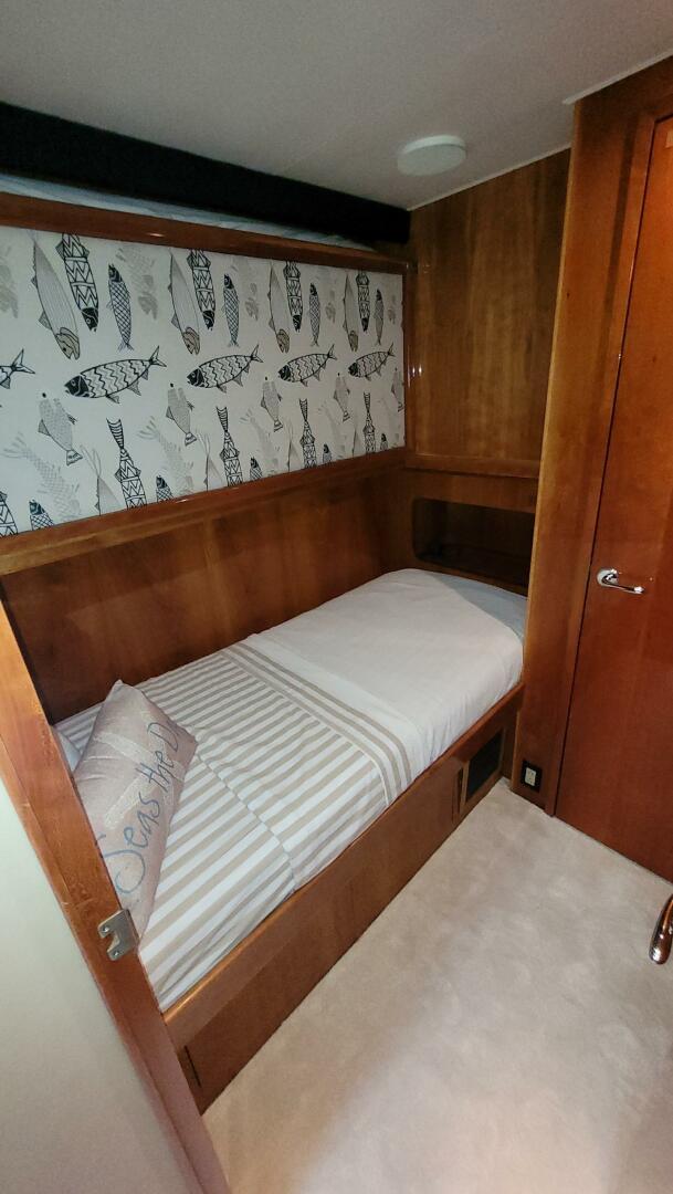 2000 Hatteras 75 Sport Deck - Image 15