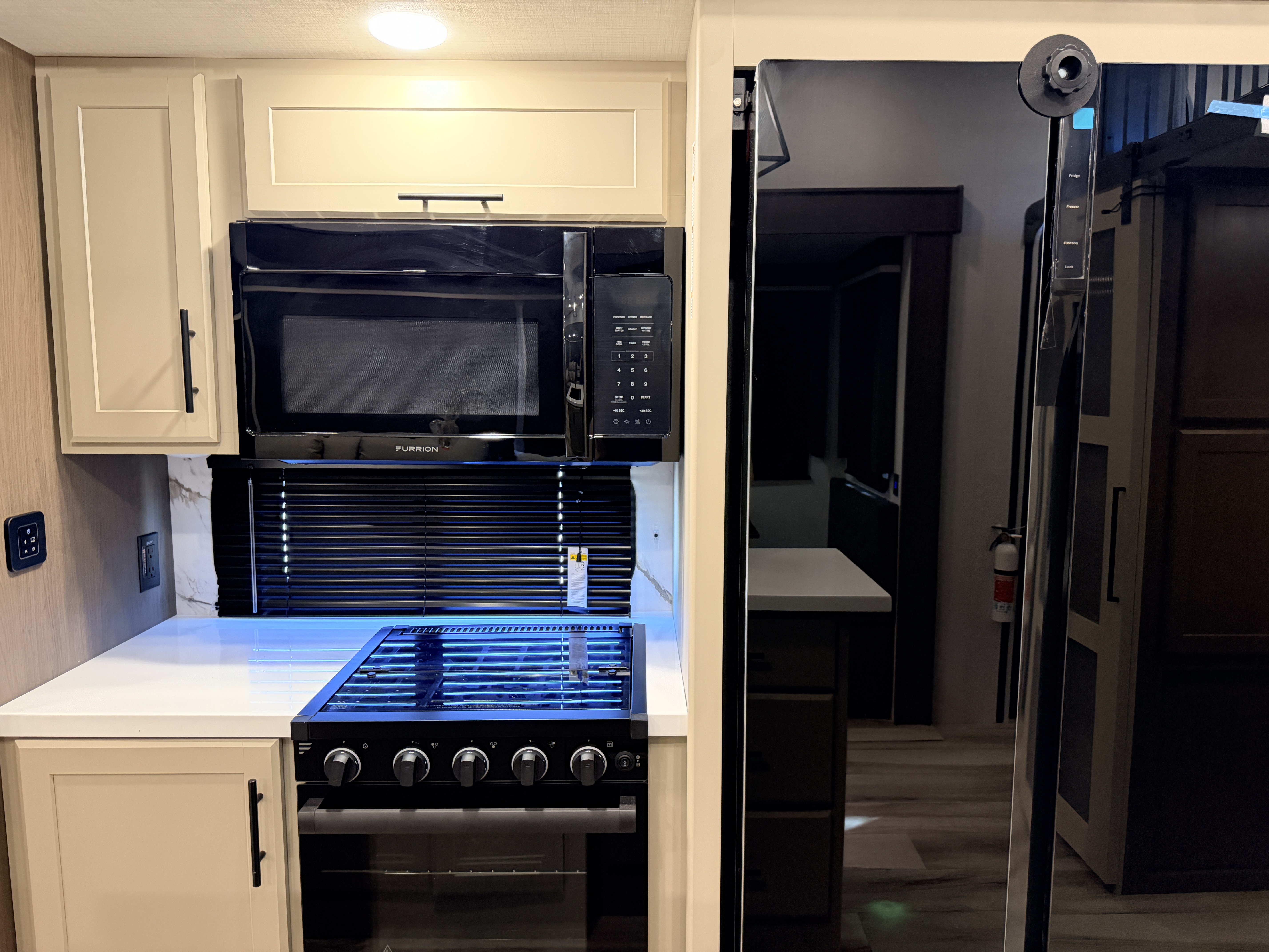 2027 Keystone Cougar 360MBI - Image 16