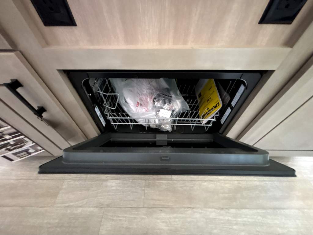 2026 JAYCO PINNACLE 36FBTS - Image 15