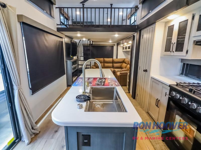 2026 PALOMINO PUMA 423LFT - Image 8