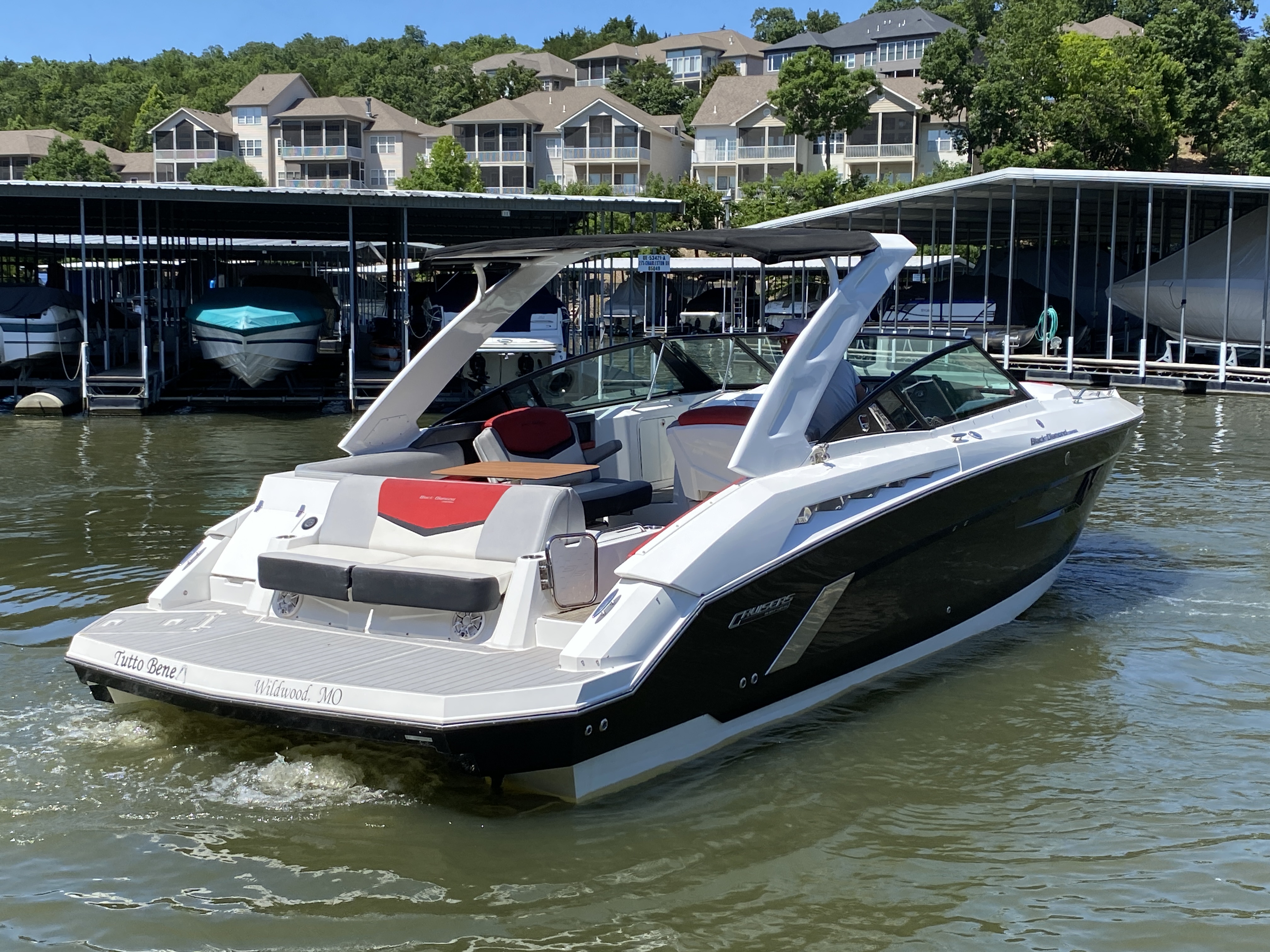 2014 Cruisers Sport Series 328 Black Diamond Edition - Image 8