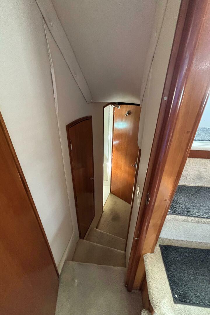 2001 Carver 396 Aft Cabin MY - Image 62