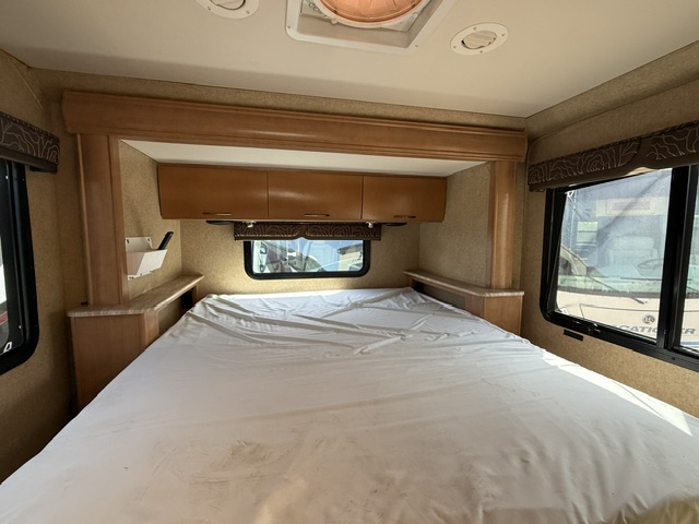 2015 Thor Motor Coach Citation Sprinter 24SR - Image 13