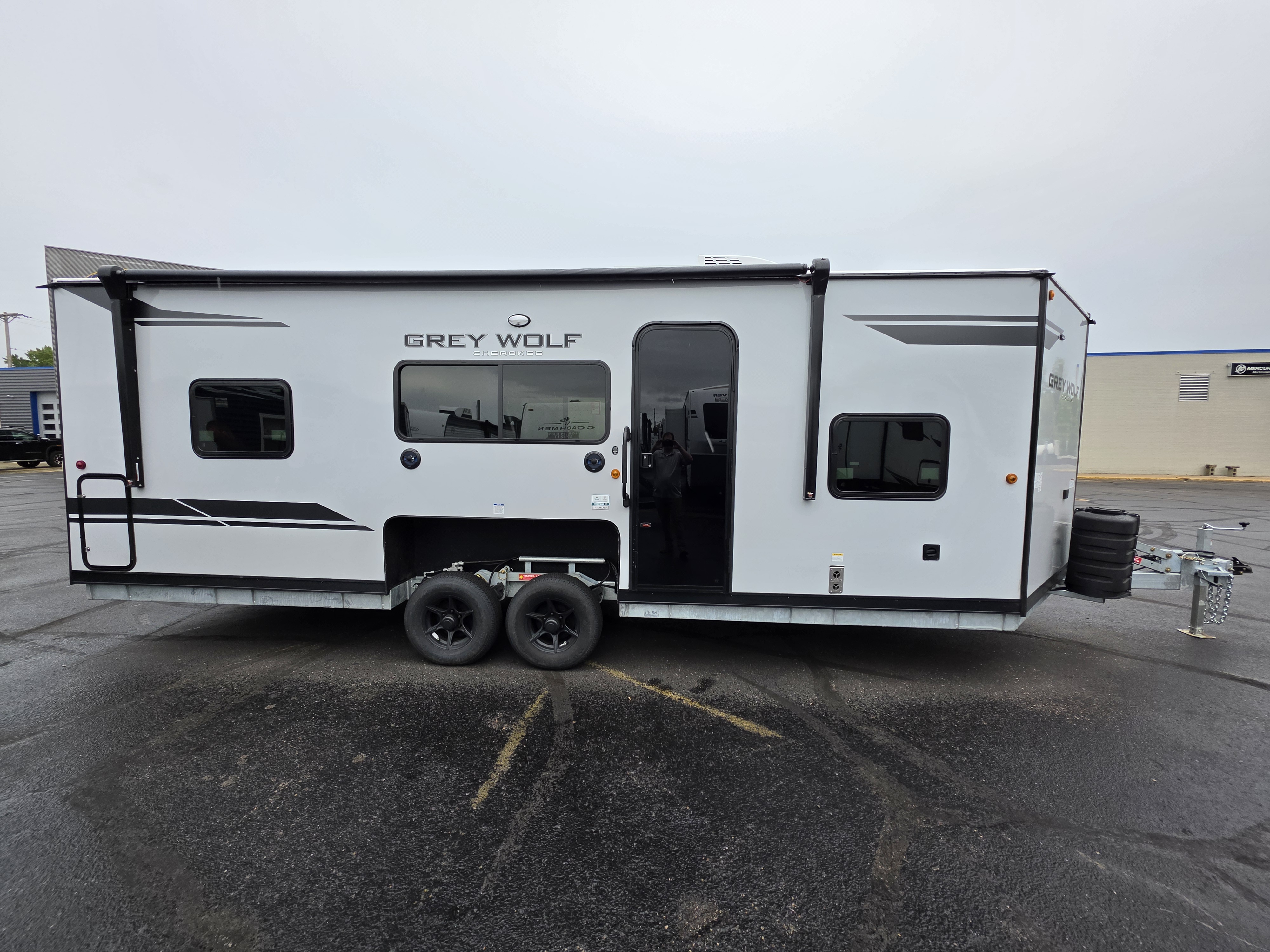 2027 CHEROKEE GREY WOLF 21JBH - Image 1