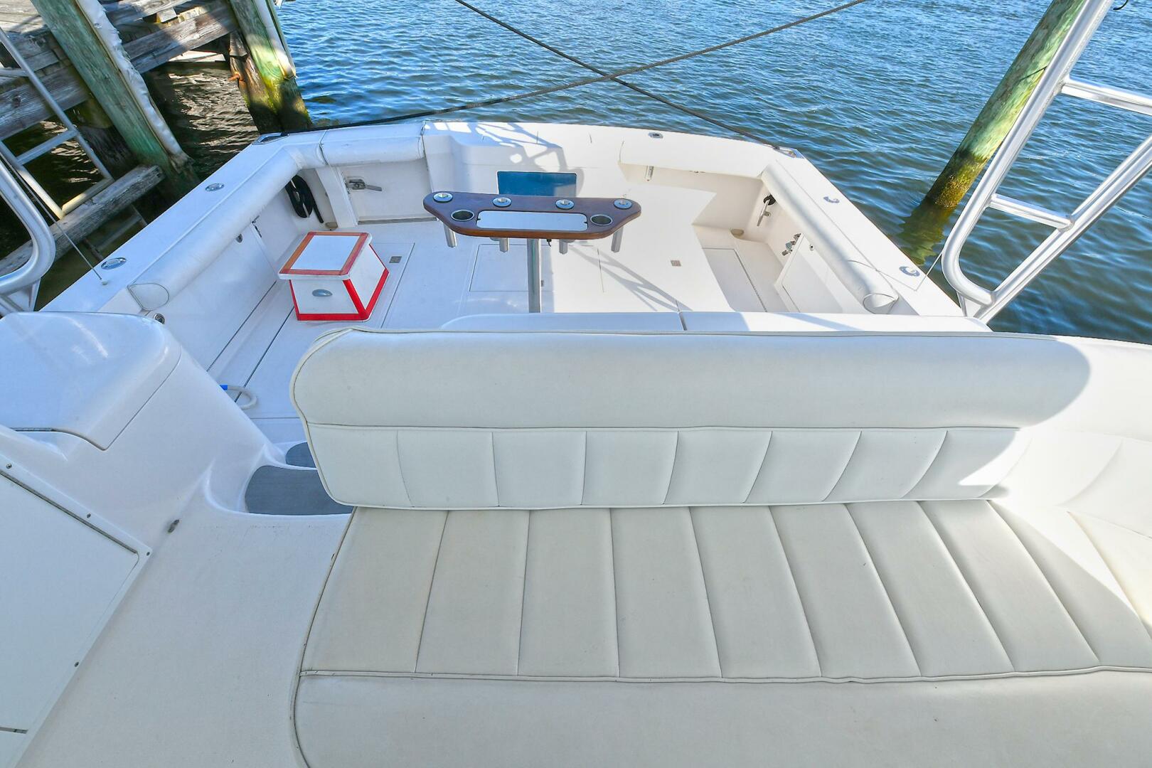 2007 Cabo Express with Tower - Image 15
