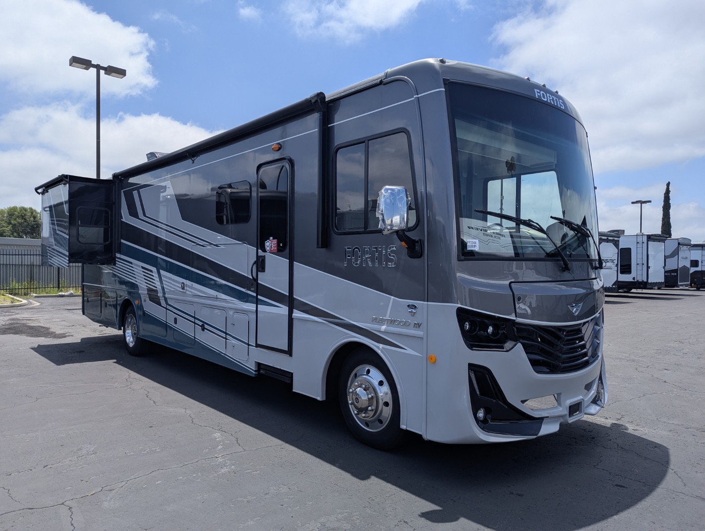 2026 Fleetwood Fortis 34MB - Image 1