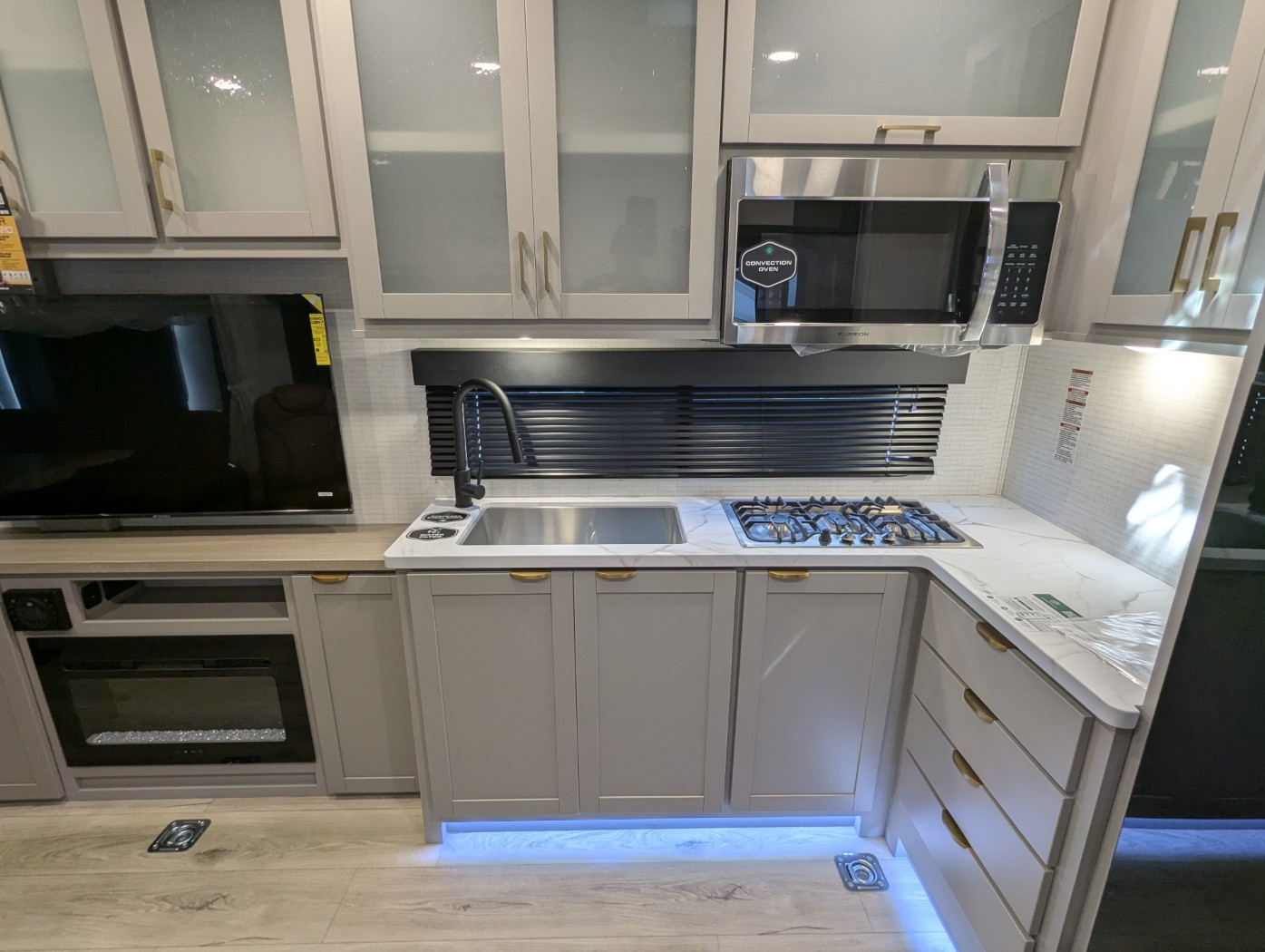 2027 FOREST RIVER STEALTH SFT2730 - Image 14