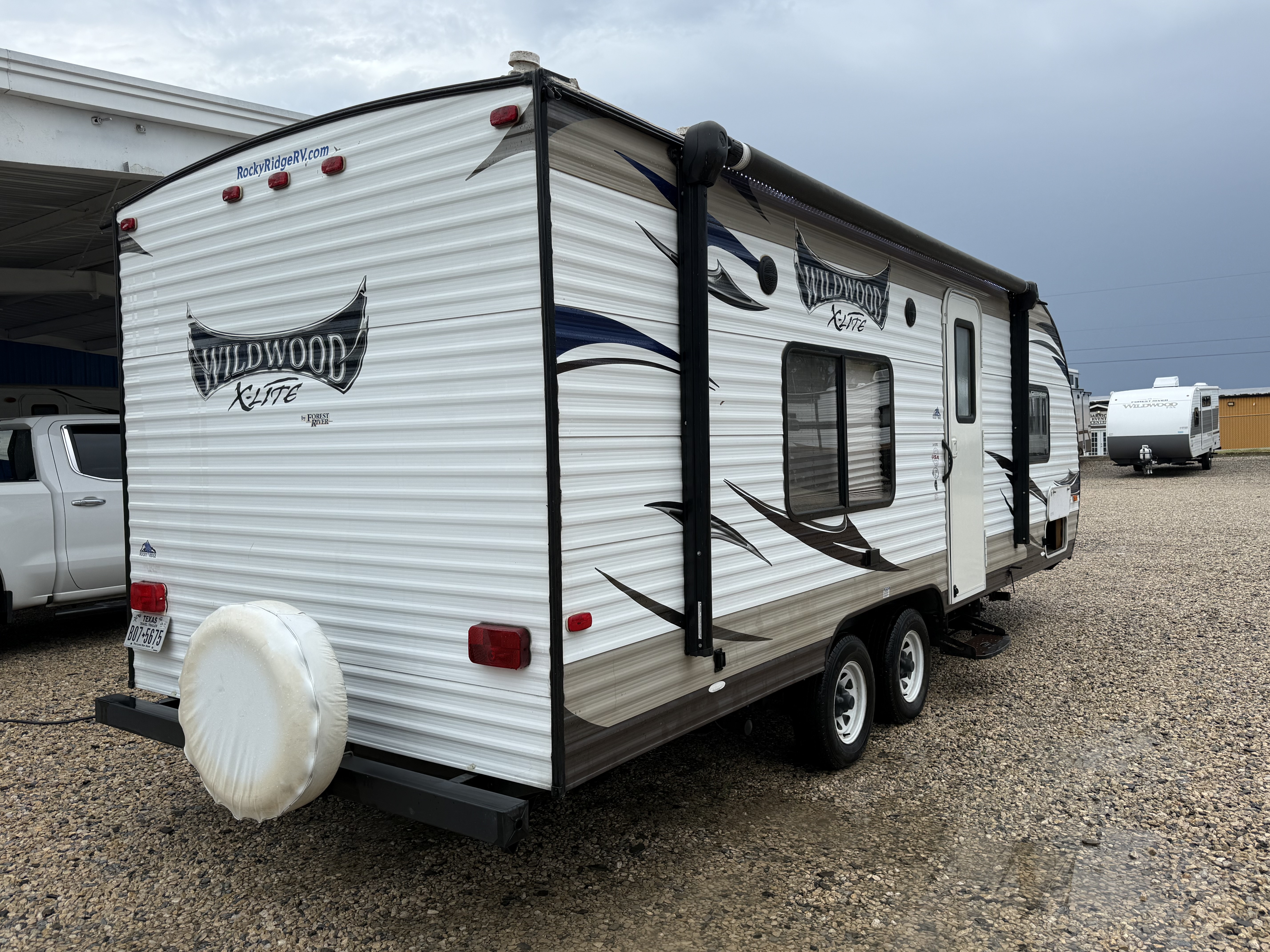 2016 WILDWOOD X-LIGHT SERIES 241QBXL - Image 7