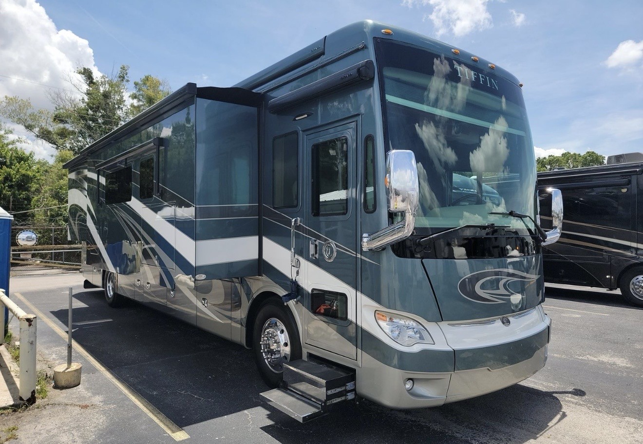 2018 TIFFIN ALLEGRO BUS 40 SP - Image 2