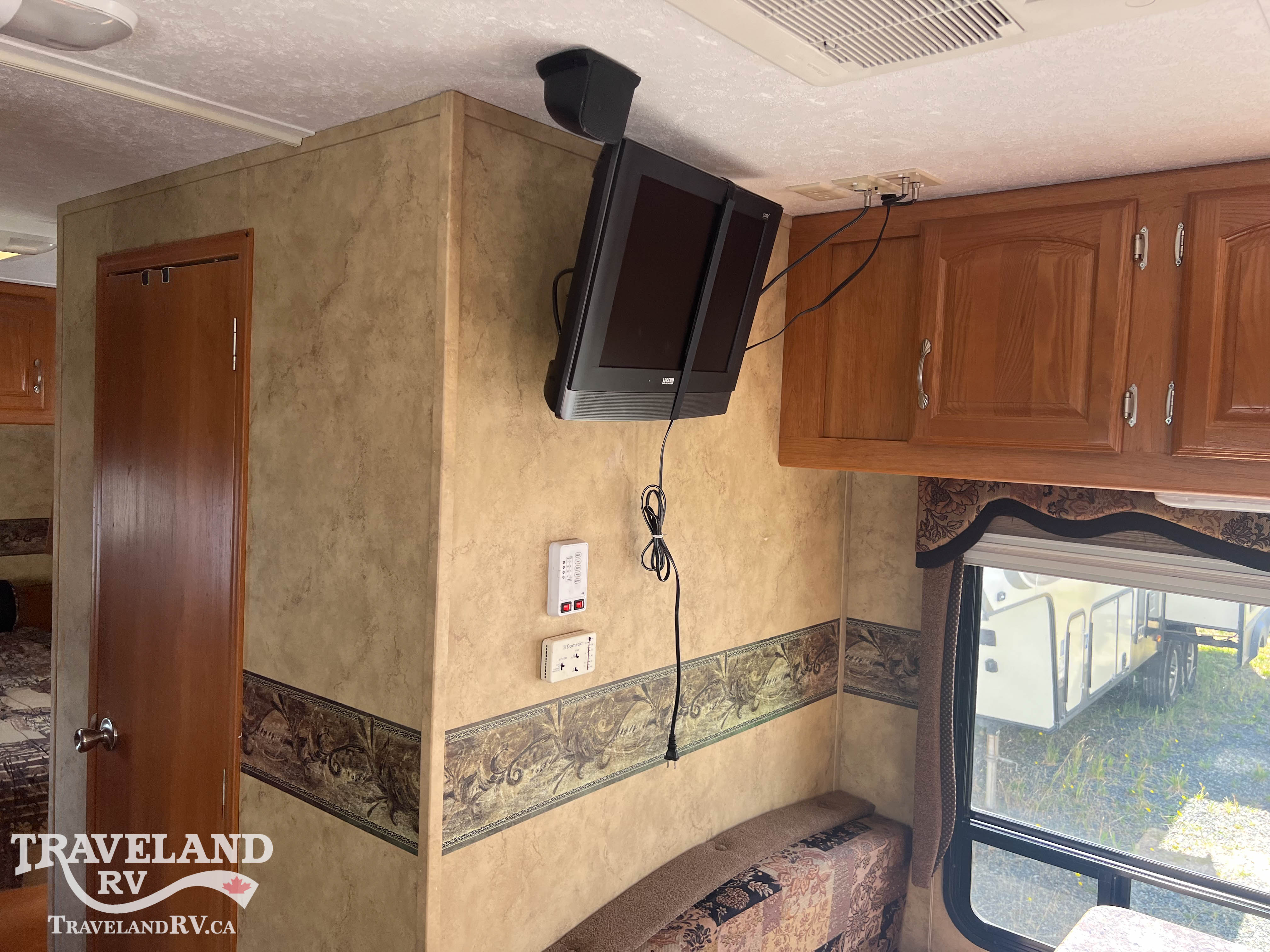 2009 Keystone Cougar 243RKS (West Coast) - Image 19