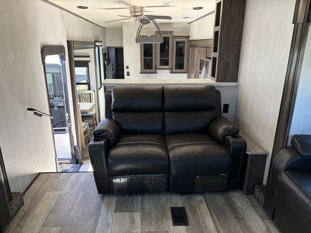 2022 Forest River Sandpiper Luxury 379FLOK - Image 8