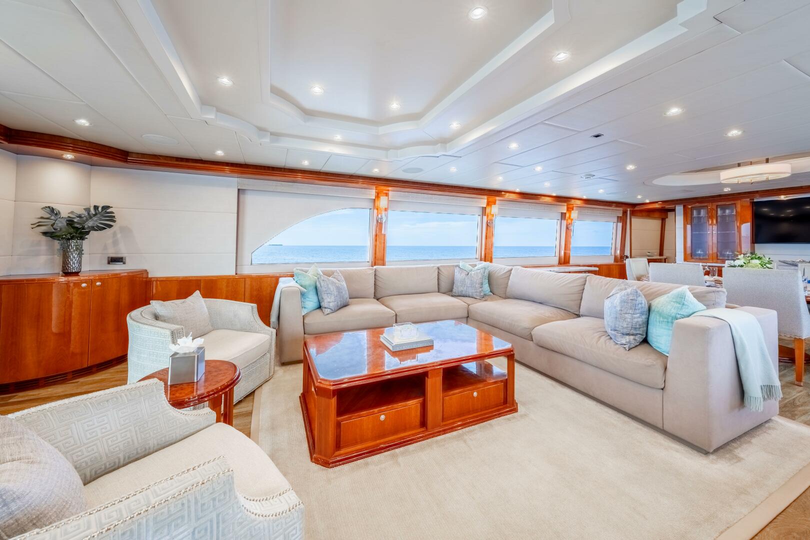 2009 Hargrave Raised Pilothouse - Image 5