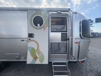 2027 AIRSTREAM FRANK LLOYD WRIGHT 28RBT - Image 6