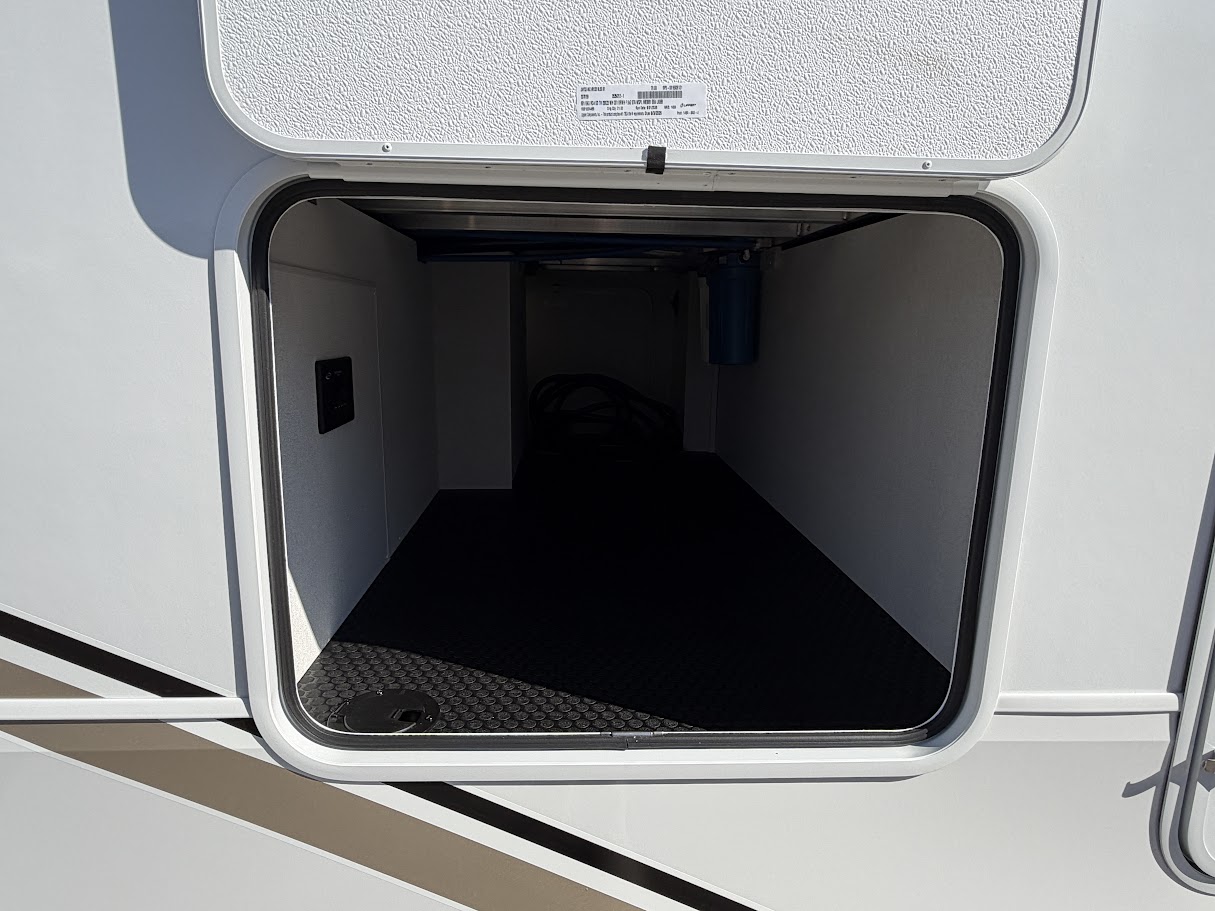2027 JAYCO EAGLE 29RLC - Image 8