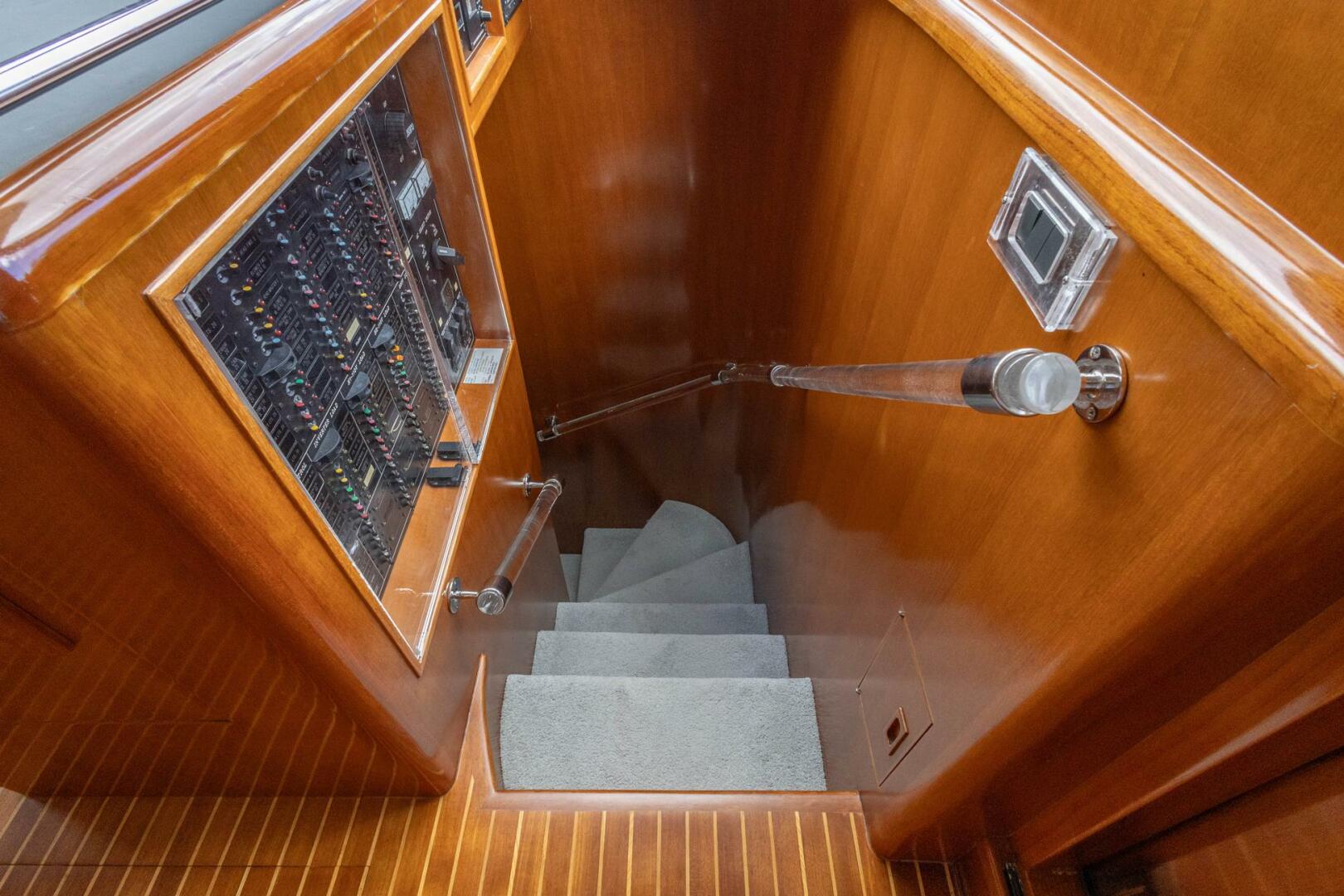 2005 Ocean Alexander Raised Pilothouse Flybridge Sedan - Image 16
