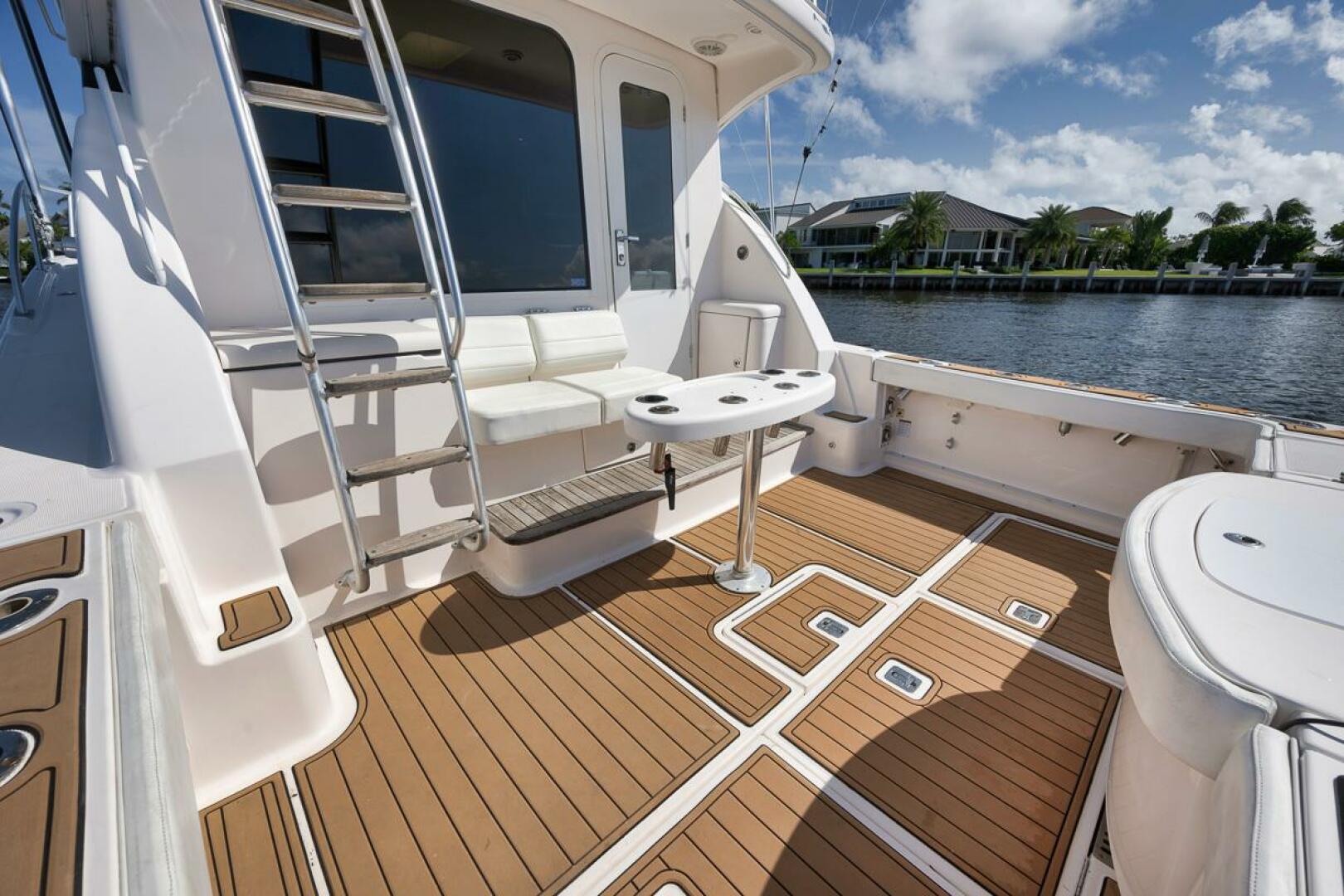 2015 Tiara Yachts Tiara 390 Convertible - Image 11